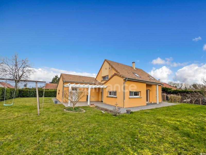 Maison - 121 m² - 5 pièces