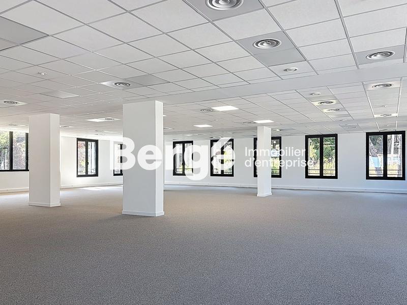 Bureau - 369 m²