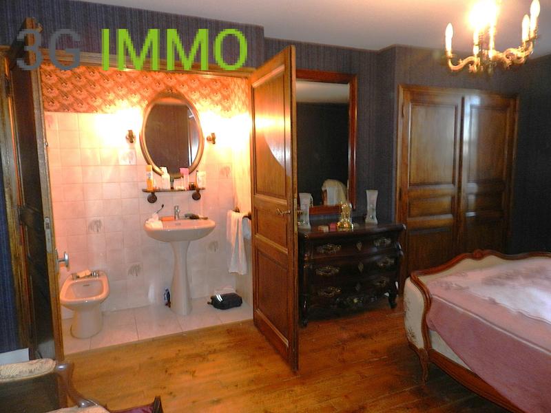 Maison - 230 m² - 10 pièces