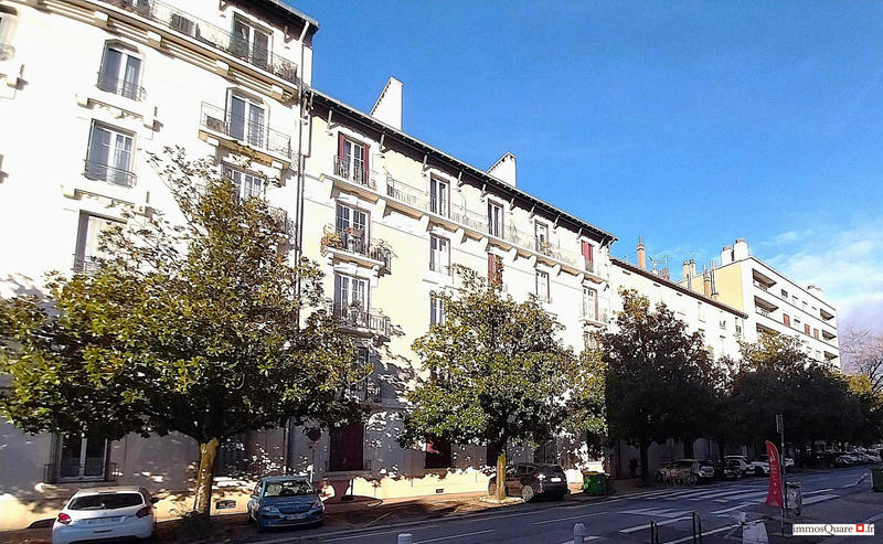 Appartement - 80 m² - 3 pièces