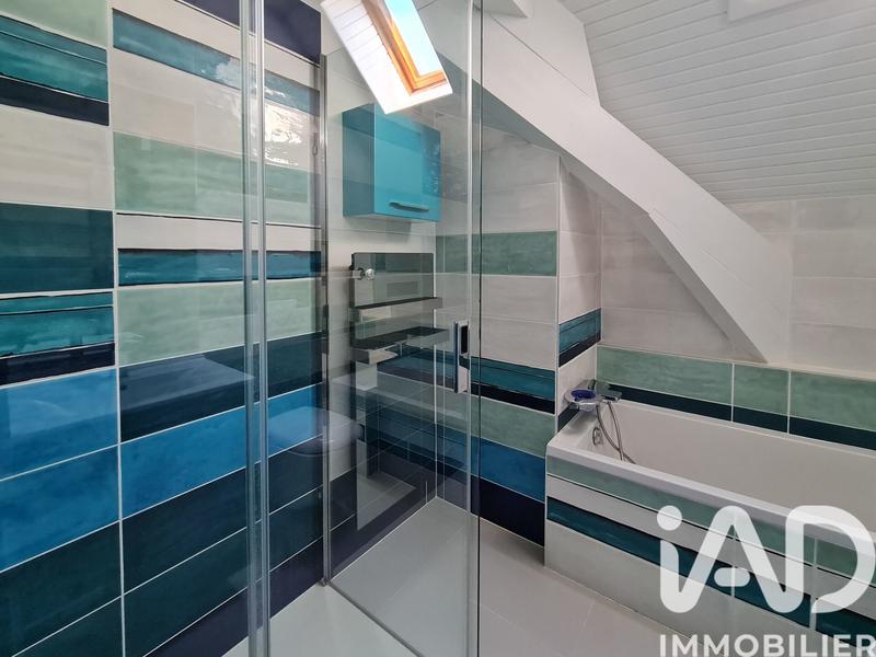 Maison - 234 m² - 9 pièces