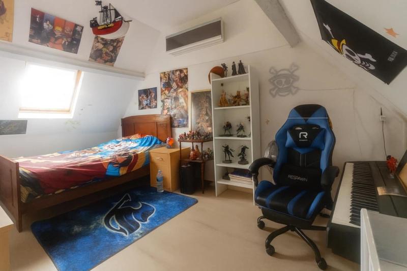 Maison - 223 m² - 9 pièces