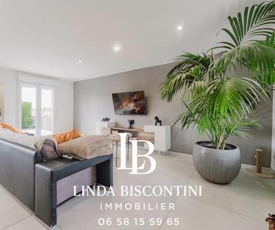 Maison - 223 m² - 7 pièces