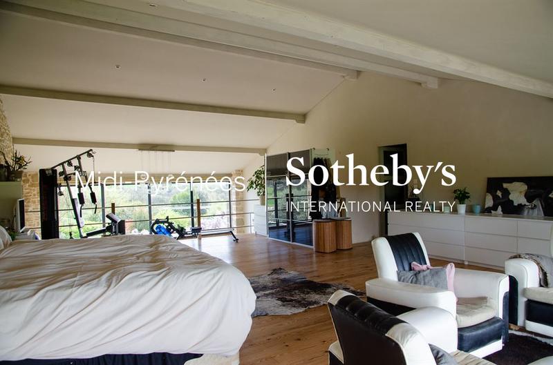 Maison - 655 m² - 13 pièces