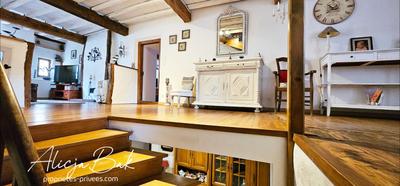 Maison - 255 m² - 12 pièces