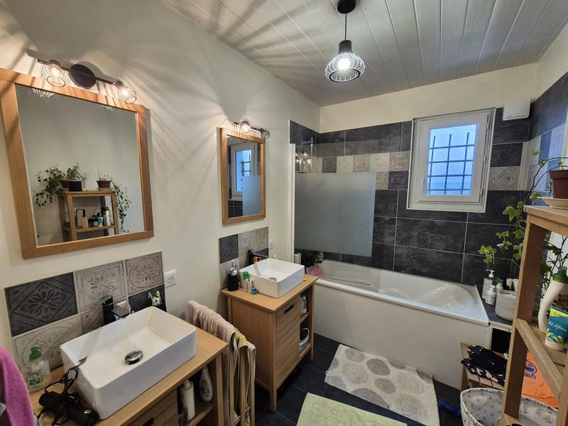 Maison - 166 m² - 8 pièces