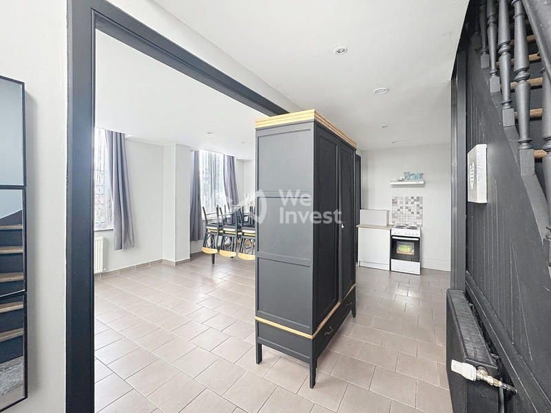 Maison - 370 m² - 7 pièces