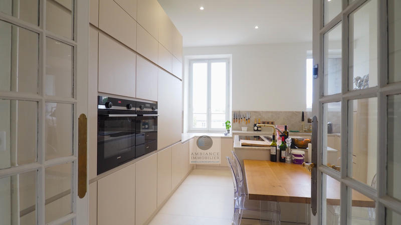 Appartement - 371 m² - 11 pièces