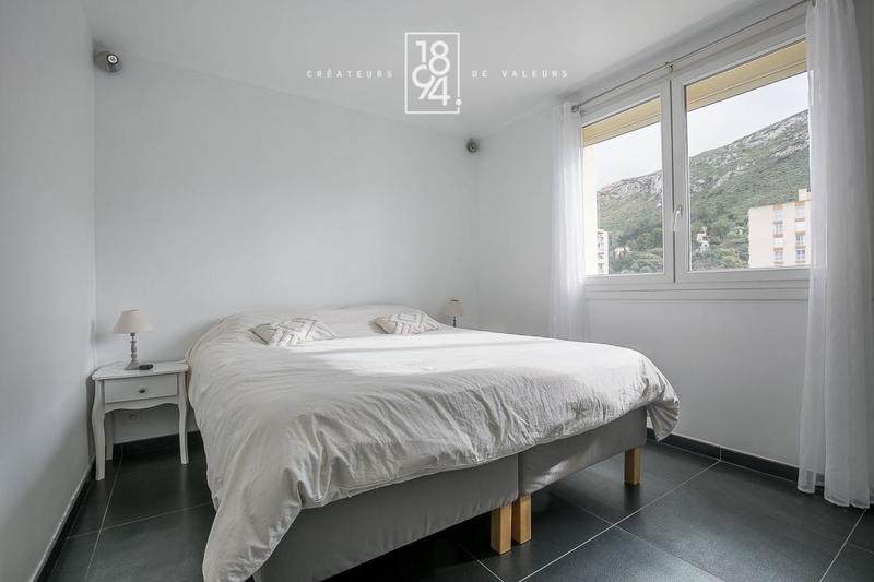 Appartement - 84 m² - 4 pièces