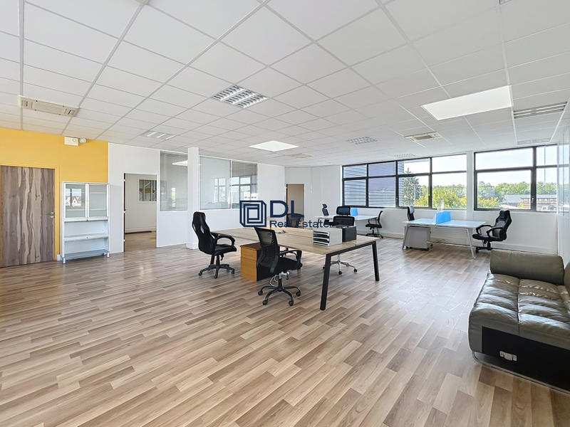 Entrepôt - 1 014 m²