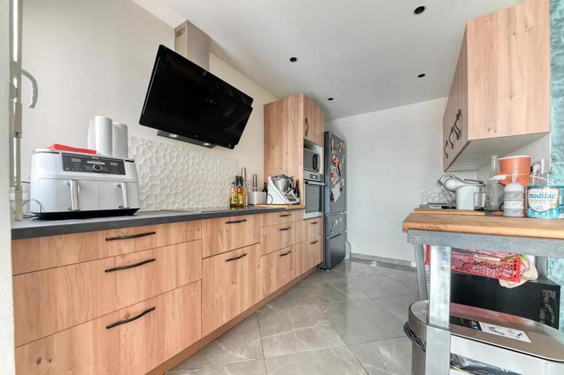 Appartement - 102 m² - 4 pièces