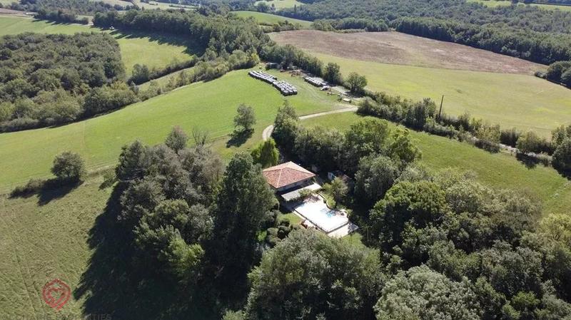 Maison - 163 m² - 5 pièces