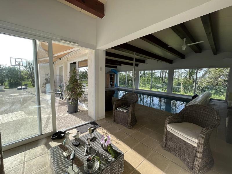 Maison - 203 m² - 7 pièces