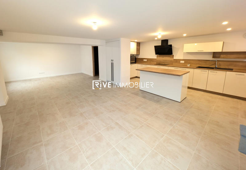 Maison - 241 m² - 7 pièces