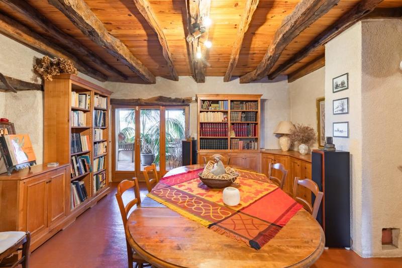 Propriété - 250 m² - 10 pièces