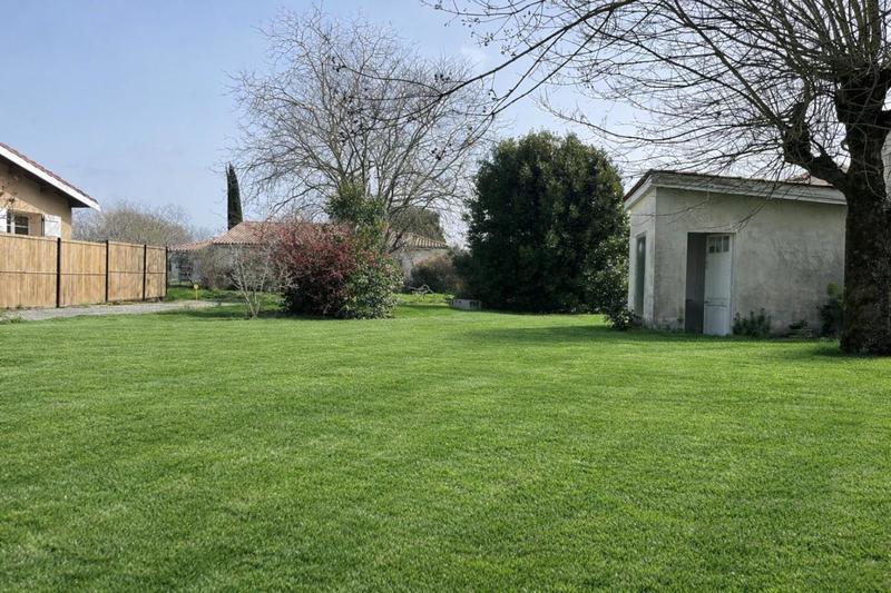 Terrain constructible - 781 m²