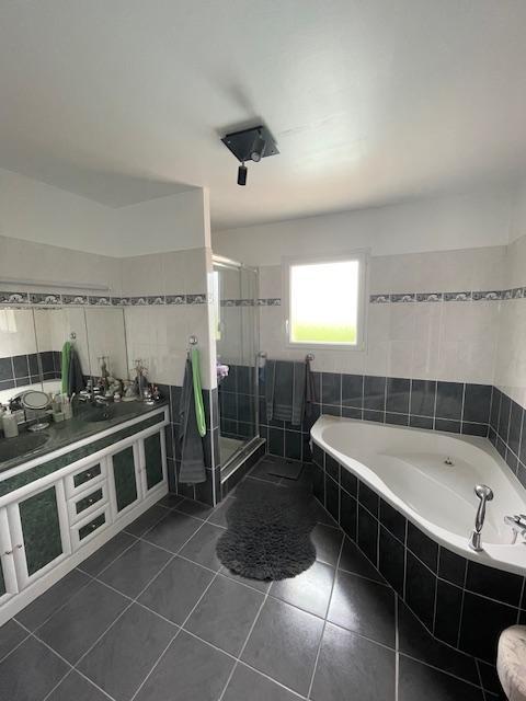 Maison - 142 m² - 5 pièces