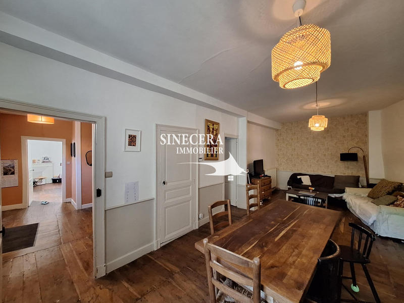 Maison - 200 m² - 7 pièces