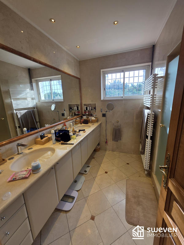 Mas - 360 m² - 10 pièces