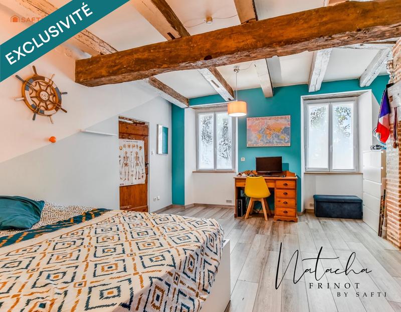 Maison - 210 m² - 8 pièces