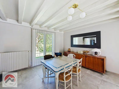 Maison - 230 m² - 7 pièces