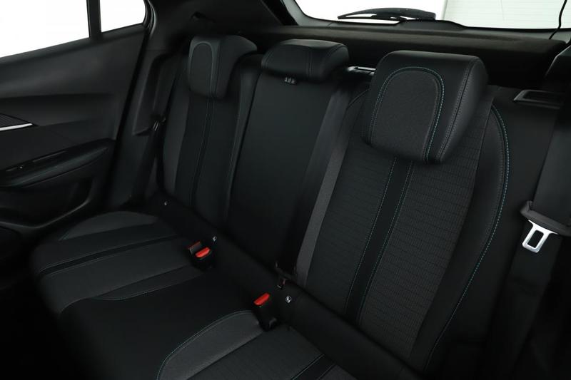 Peugeot 2008 1.5 Blue-HDi Allure Business Eat8 131 ch