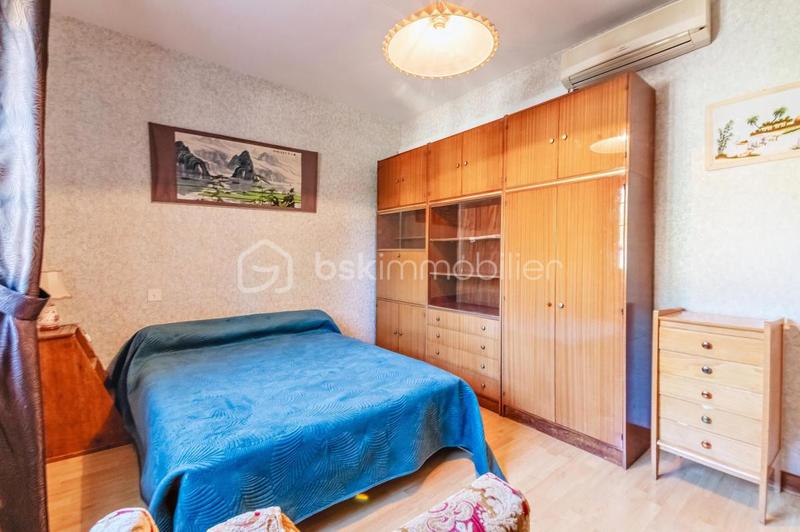 Maison traditionnelle - 205 m² - 8 pièces