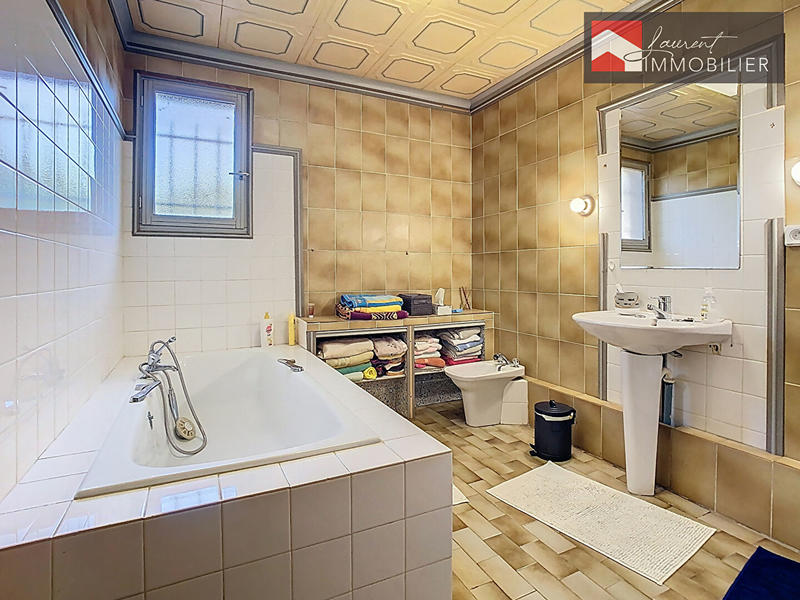 Maison - 174 m² - 7 pièces