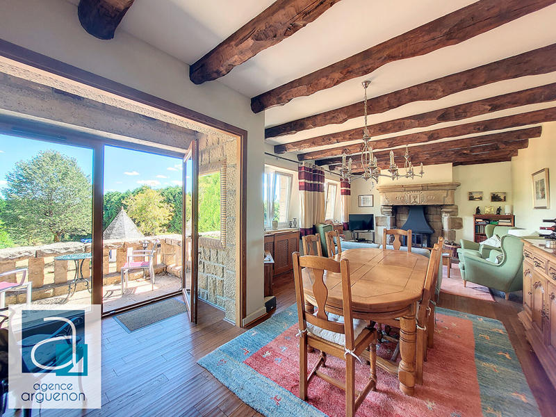 Maison - 129 m² - 8 pièces