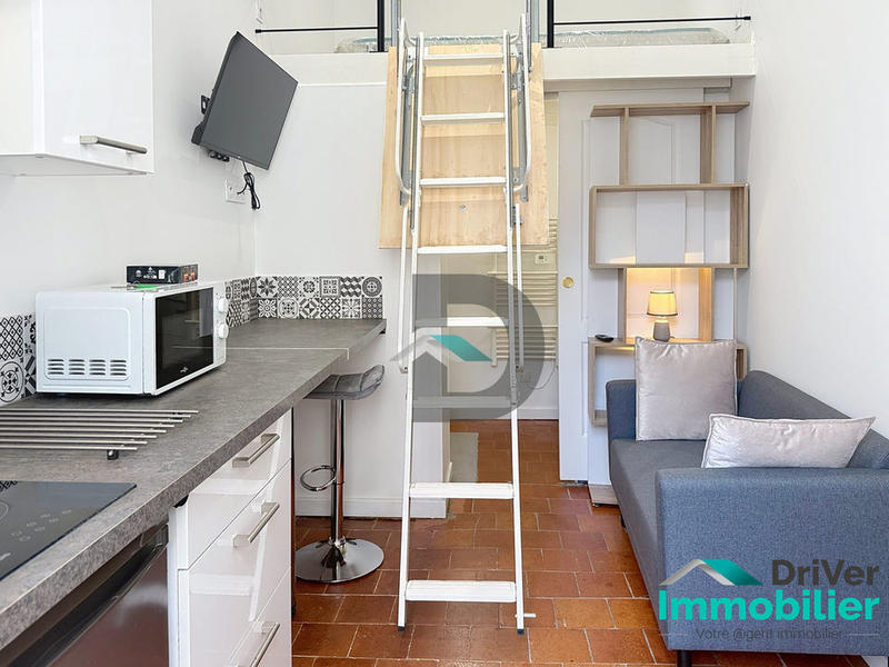 Studio - 11 m² - 1 pièce