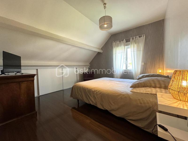 Maison - 214 m² - 7 pièces