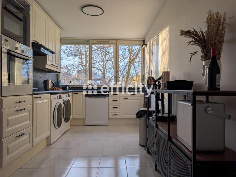 Appartement - 90 m² - 4 pièces