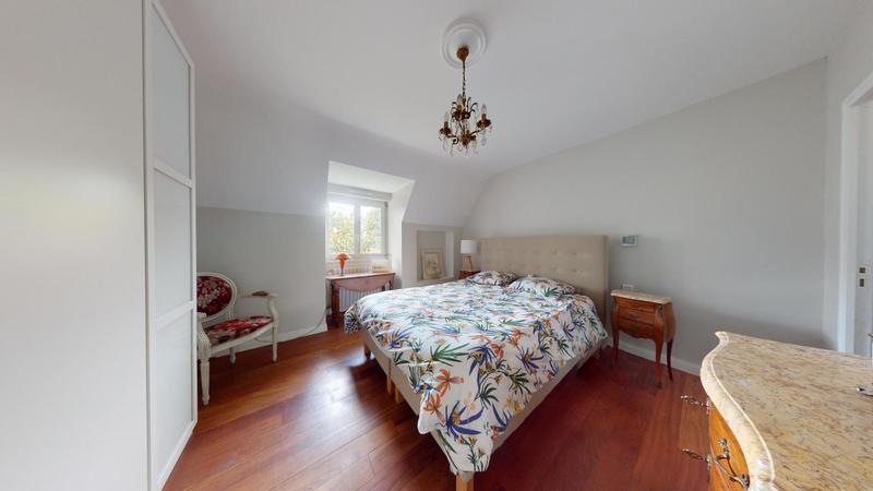 Maison - 205 m² - 7 pièces