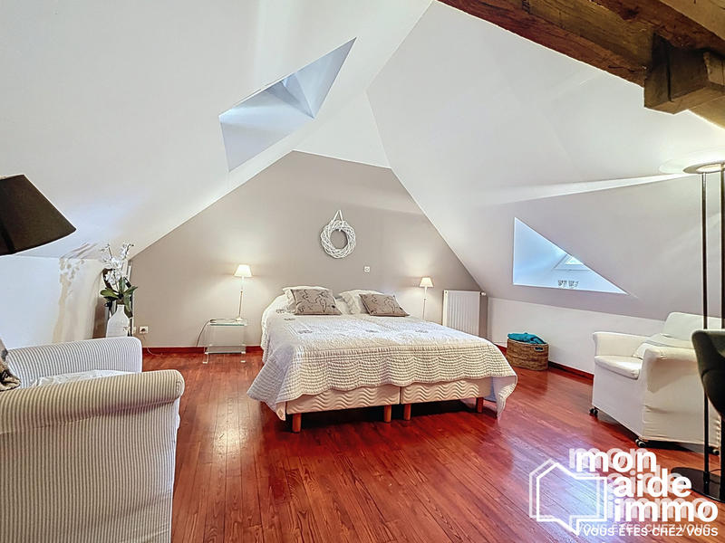 Maison ancienne - 230 m² - 7 pièces