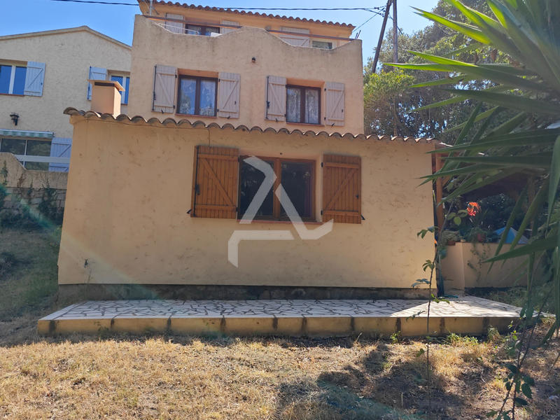 Maison - 106 m² - 5 pièces