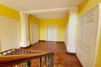 Propriété - 880 m² - 20 pièces