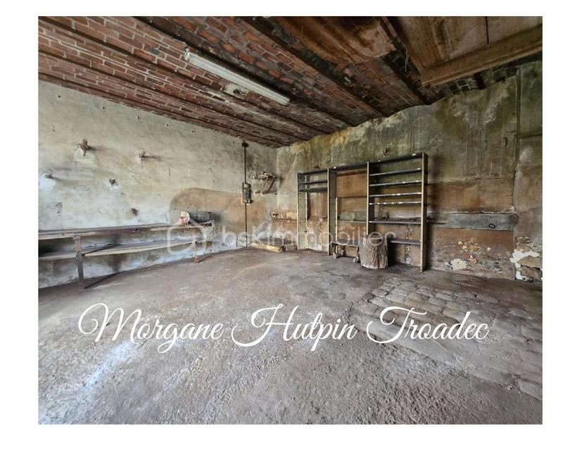 Grange - 250 m² - 1 pièce