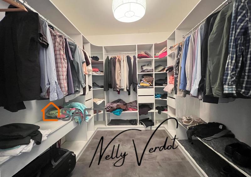 Maison - 224 m² - 7 pièces