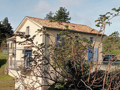 Propriété - 220 m² - 10 pièces