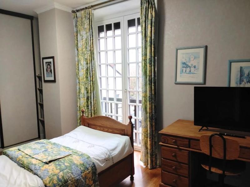 Demeure - 218 m² - 7 pièces