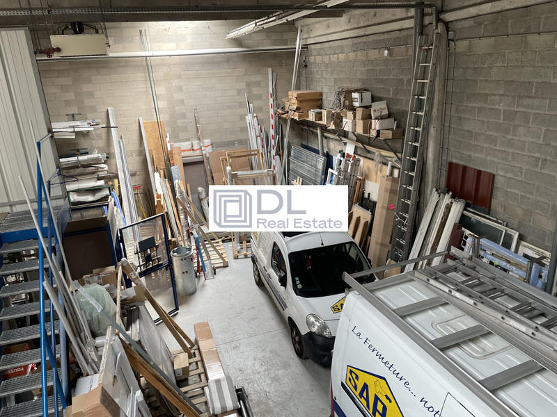 Entrepôt - 299 m²