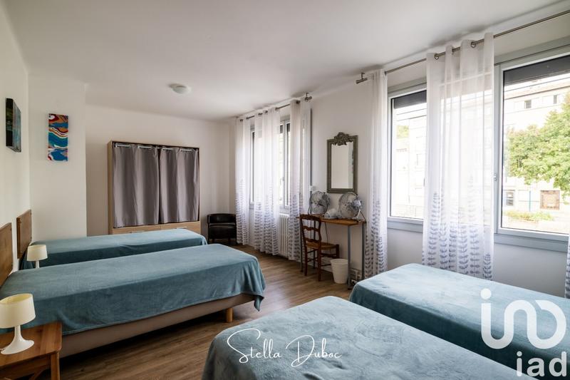 Maison - 282 m² - 9 pièces