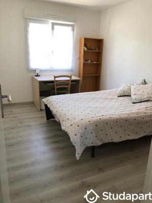 Chambre - 13 m² - 1 pièce