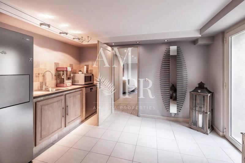 Maison - 500 m² - 9 pièces