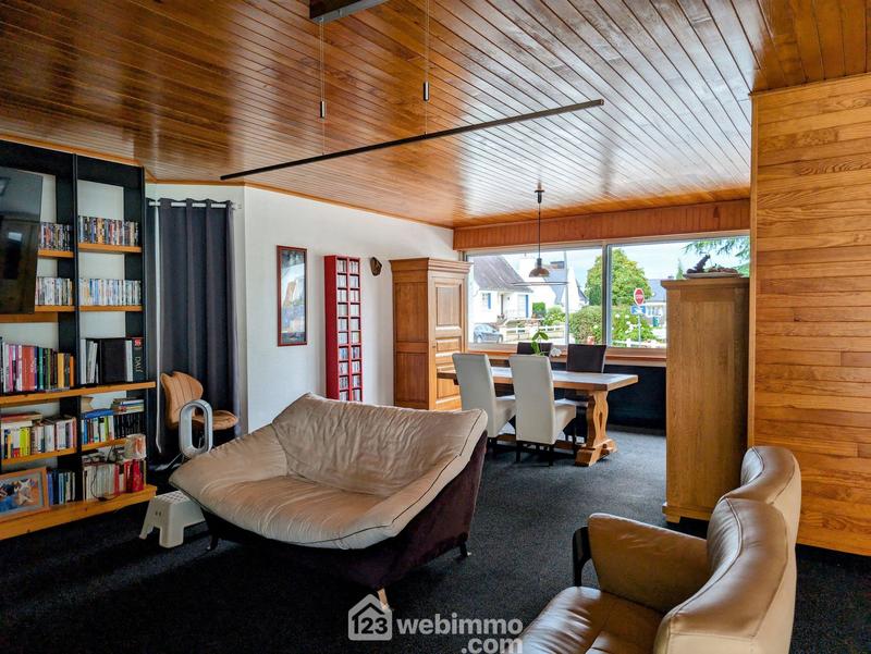 Maison - 234 m² - 8 pièces