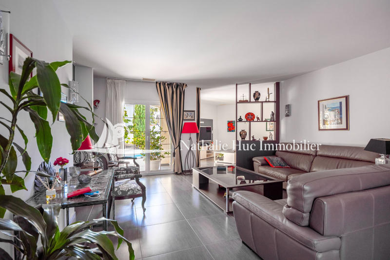 Maison - 204 m² - 7 pièces