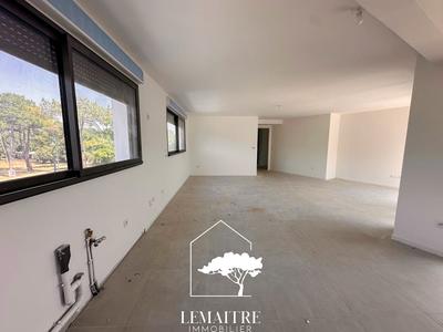 Appartement - 97 m² - 4 pièces