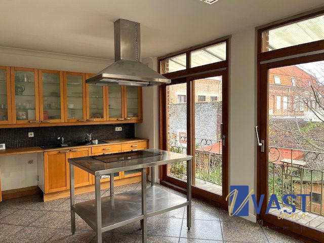 Maison ancienne - 193 m² - 8 pièces