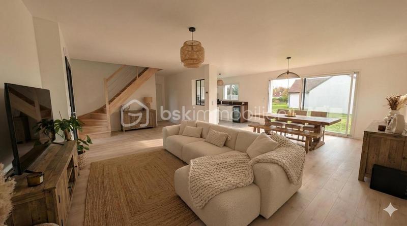 Maison - 143 m² - 8 pièces