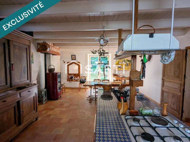 Maison - 280 m² - 9 pièces